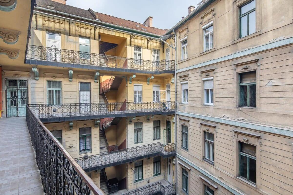 Full Comfort, 4 Bedrooms In The Heart Of The City Budapest Exterior foto